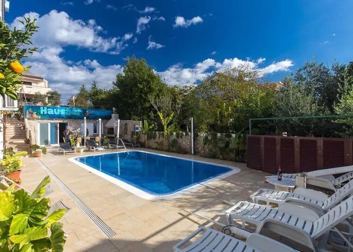 Koralj °1 With Swimming Pool Krk Town