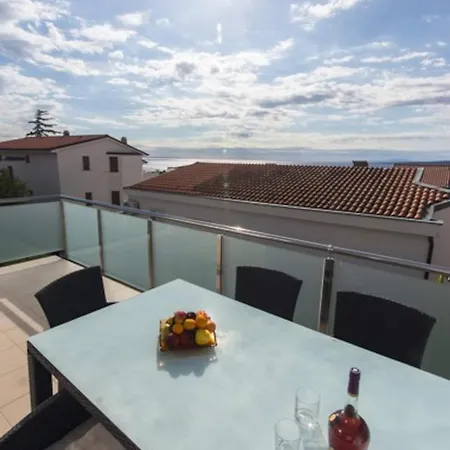 Koralj °1 With Swimming Pool Apartment