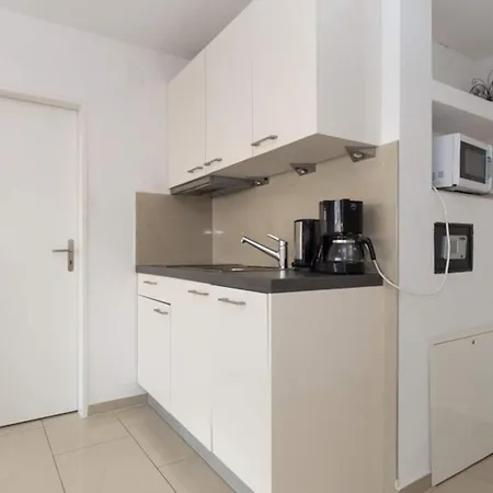 Apartment Koralj °1 With Swimming Pool *