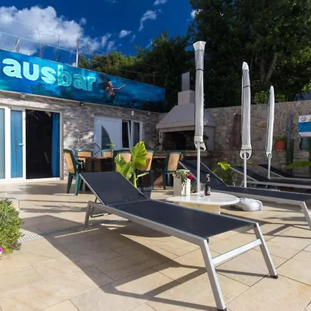 Apartment Koralj °1 With Swimming Pool Krk Town