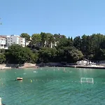 Koralj °1 With Swimming Pool 아파트