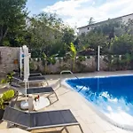 Koralj °1 With Swimming Pool 아파트 *